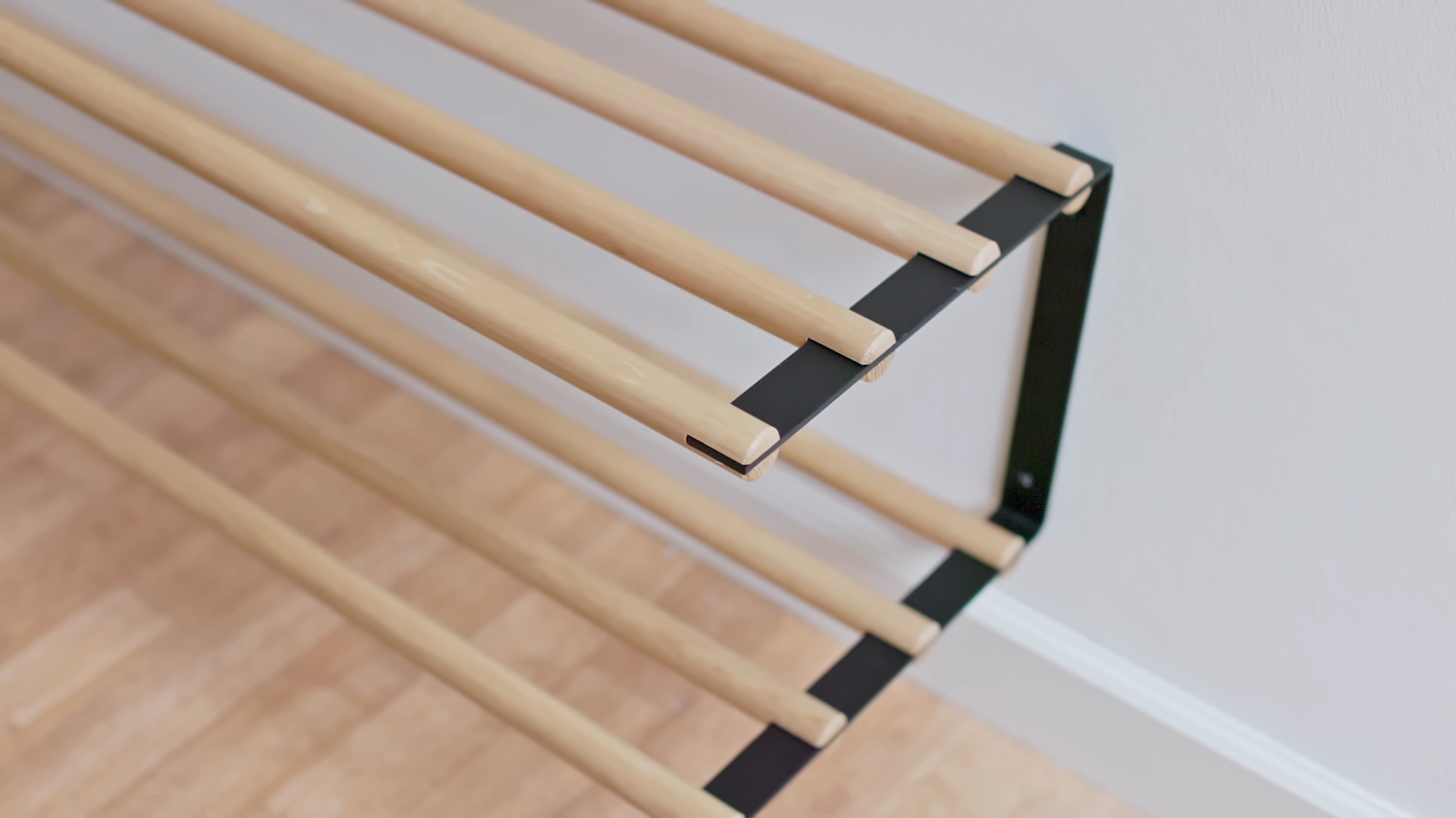 Skoreol i eg og sort stål